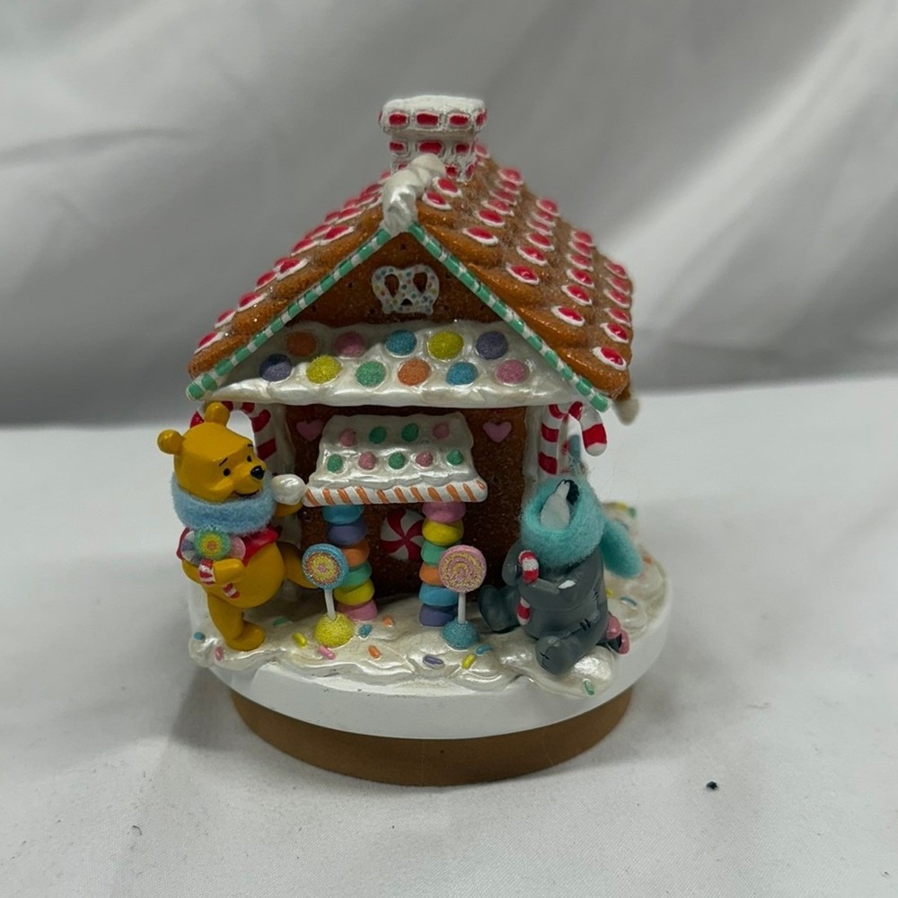 Rare HTF Retired Winnie the Pooh Christmas‎ Gingerbread House Candle Topper
